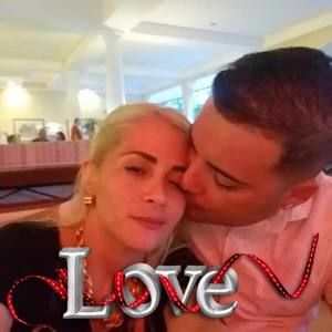 Meet your Posher, Yaine